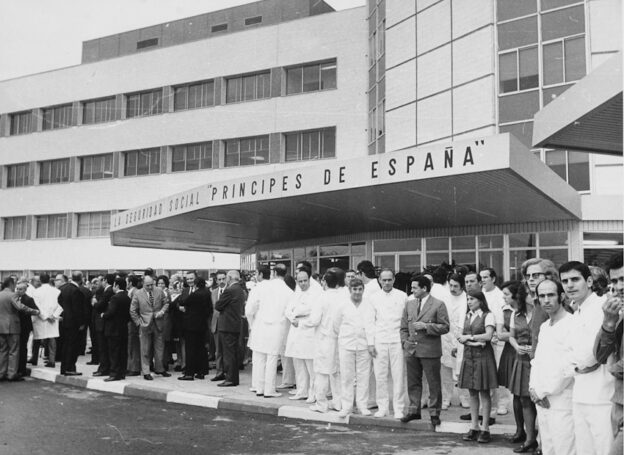 L’Hospital de Bellvitge inicia el 50è aniversari amb un emotiu acte
