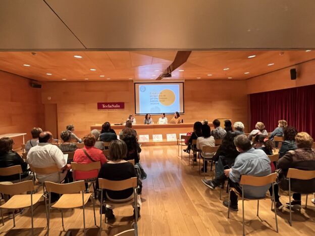 Tecla Sala va viure dimarts la presentació d'un estudi per millorar l’espai públic amb perspectiva de gènere