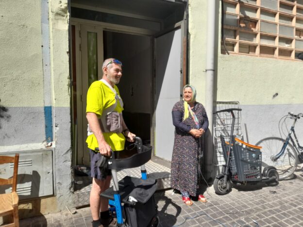 Les famílies de la nau de Salamina reclamen més temps o una alternativa per no acabar al carrer