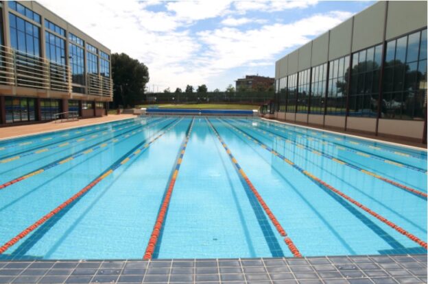 Tres centres municipals amb piscines exteriors per tot l'Hospitalet