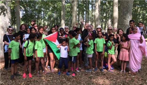 <strong>El projecte ‘Vacances en pau’ a l’Hospitalet necessita famílies d'acollida</strong>