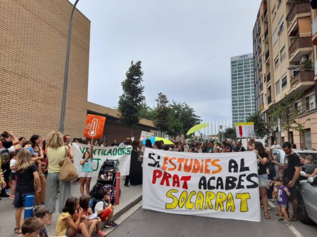 Escoles en peu de guerra contra l'excessiva calor a les aules