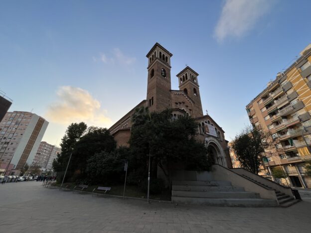 La màgia moderna a l'interior de Santa Eulàlia de Provençana