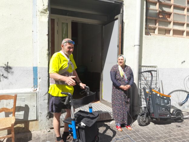 L’Ajuntament de l’Hospitalet deixarà al carrer a més de 30 persones en risc d’exclusió social en plena onada de calor